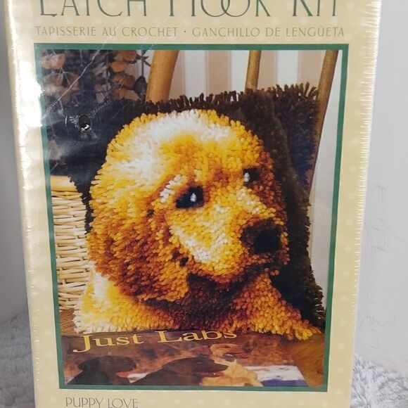 Lab Puppy Latch Hook Kit - Picture 2 of 5